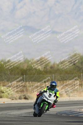 media/Oct-30-2025-Racers Edge (Thu) [[dabbdaf680]]/3-B Group/Session 2 Turn 2/